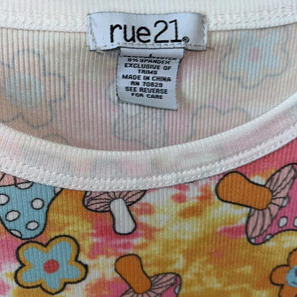 Rue21 Psychedelic Mushroom & Flowers T-shirt - Picture 2 of 4